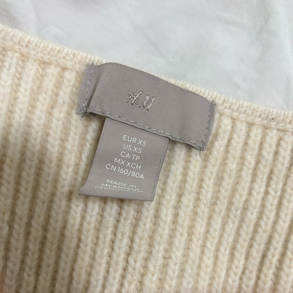XS H&M Cream/Beige Peplum babydoll knitted sweater - Picture 2 of 2